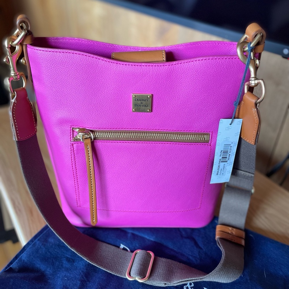 Dooney & Bourke crossbody bucket bag